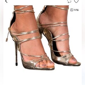 So Me Black Lace Up Heels